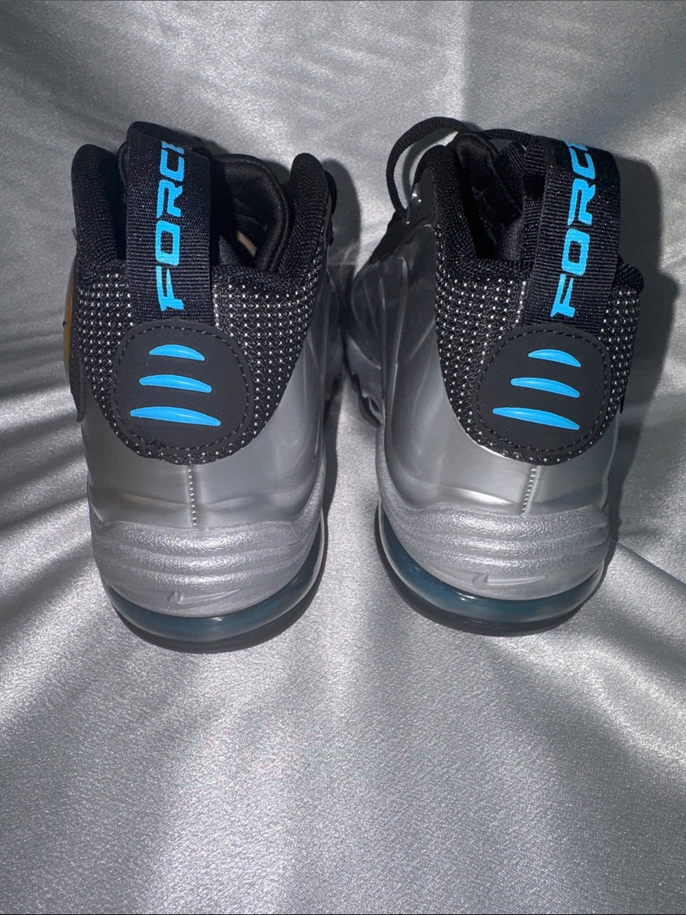 New! Nike Total Air Foamposite Max sneakers in the "Metallic Silver" colorway. - Picture 7 of 9